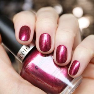 Esmalte Cuccio cheers to new years -1268-
